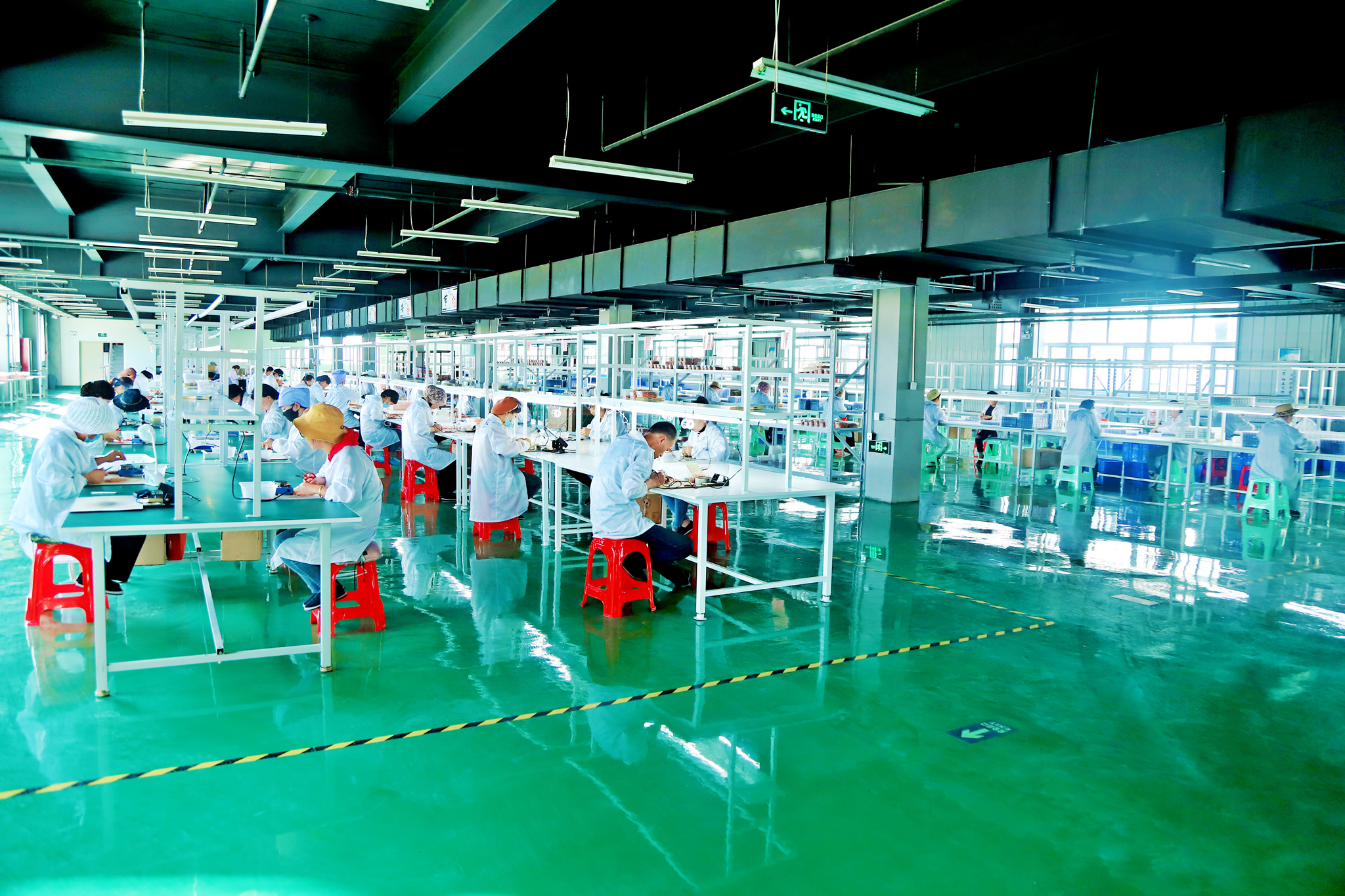 卡立方集團寧夏公司智能卡工廠視覺檢測技術讓不合格品無處遁形