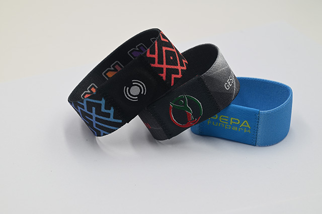 掃碼桌牌、桌貼實現(xiàn)餐飲店雙贏! 掃碼桌牌、桌貼實現(xiàn)餐飲店雙贏!