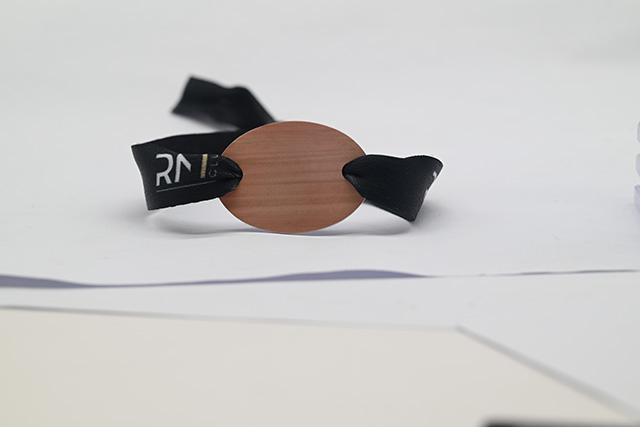 由于智能卡存儲能力強，可以存儲電子現金等網絡貨幣